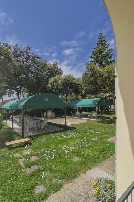 Hotel Verdemare Марина ди Пиетрасанта Екстериор снимка