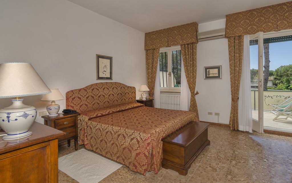Hotel Verdemare Марина ди Пиетрасанта Екстериор снимка