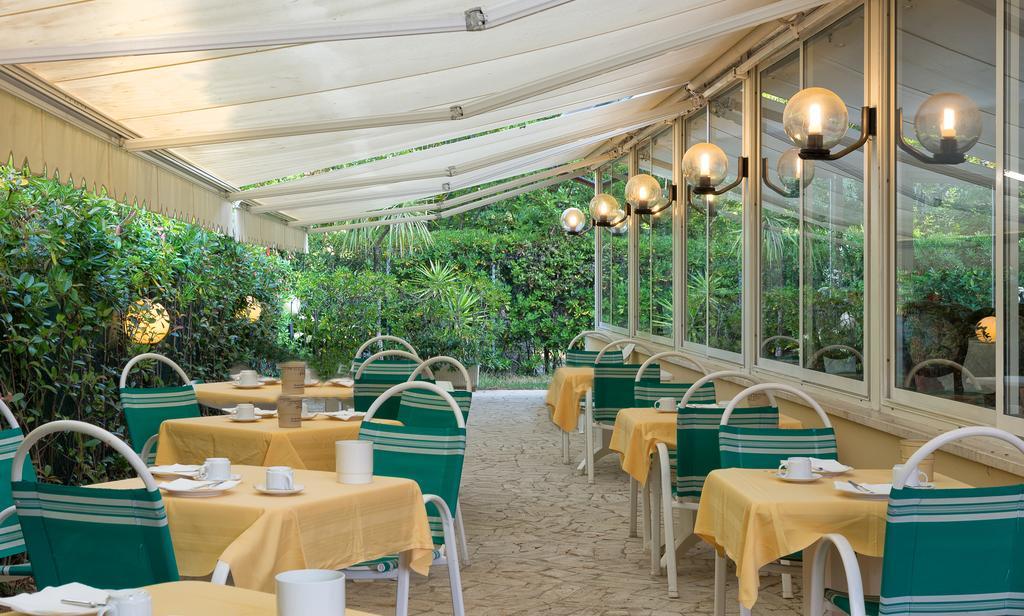 Hotel Verdemare Марина ди Пиетрасанта Екстериор снимка