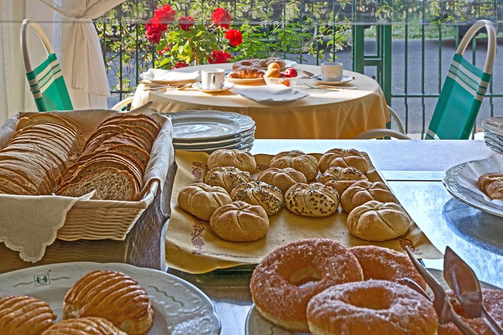 Hotel Verdemare Марина ди Пиетрасанта Екстериор снимка
