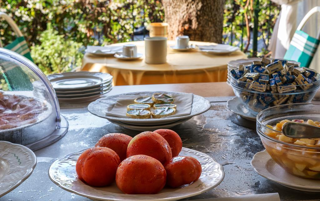 Hotel Verdemare Марина ди Пиетрасанта Екстериор снимка