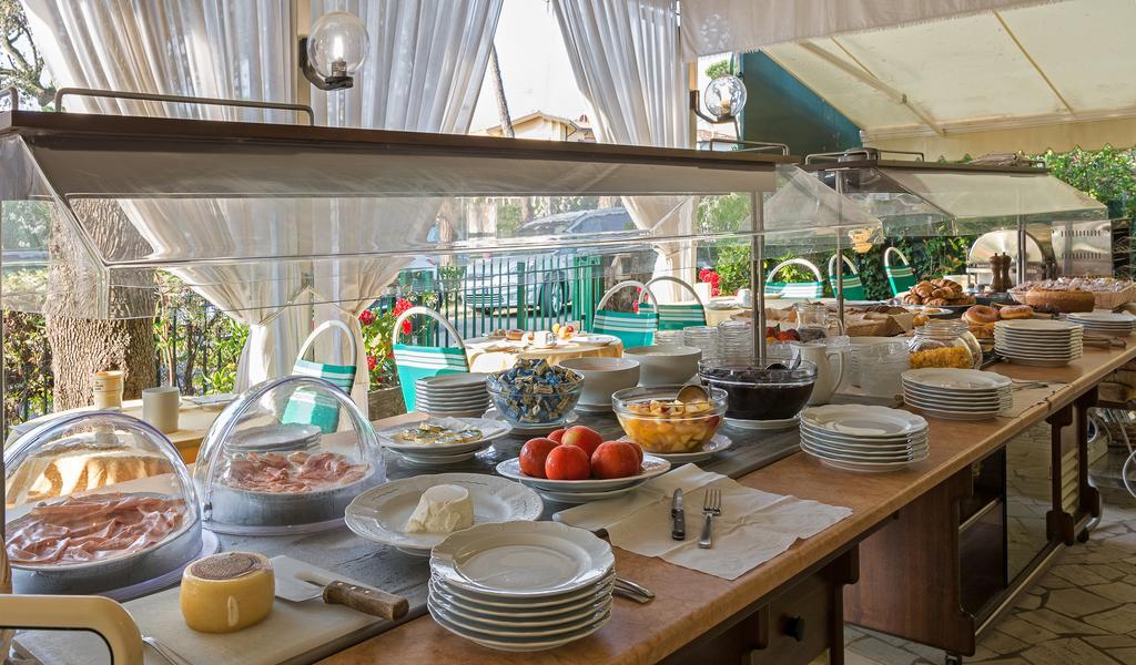 Hotel Verdemare Марина ди Пиетрасанта Екстериор снимка