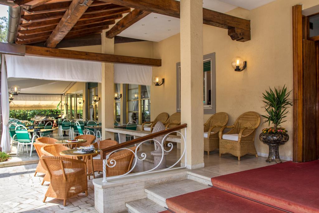 Hotel Verdemare Марина ди Пиетрасанта Екстериор снимка