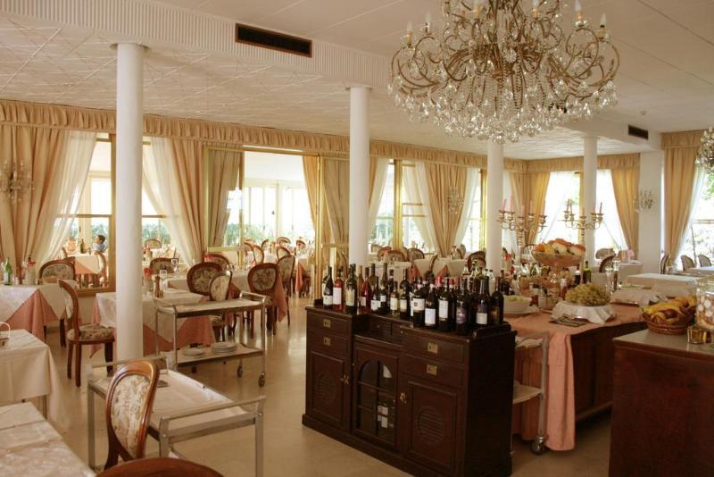 Hotel Verdemare Марина ди Пиетрасанта Екстериор снимка