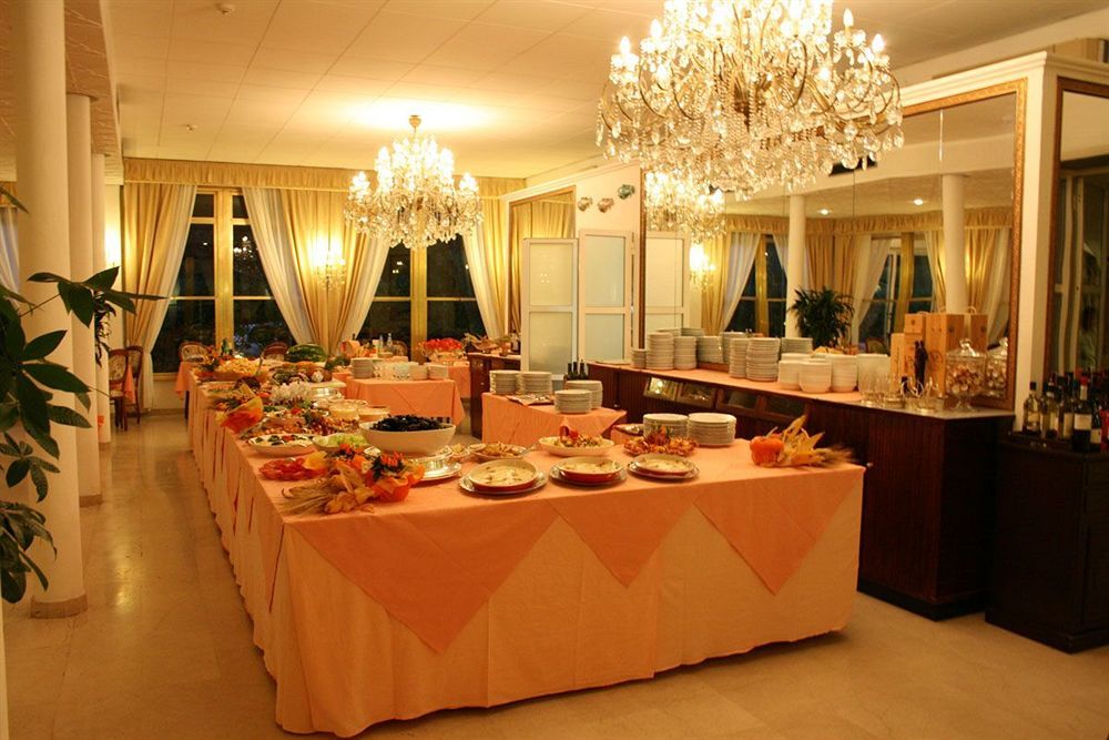 Hotel Verdemare Марина ди Пиетрасанта Екстериор снимка