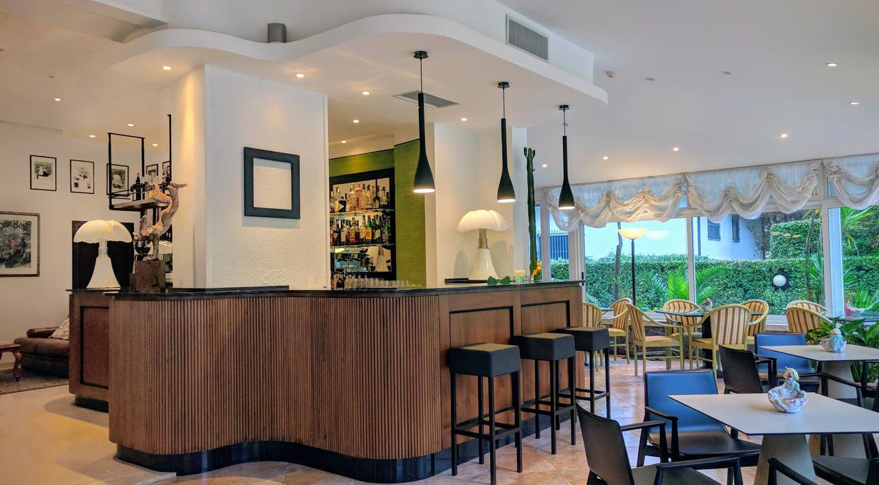 Hotel Verdemare Марина ди Пиетрасанта Екстериор снимка