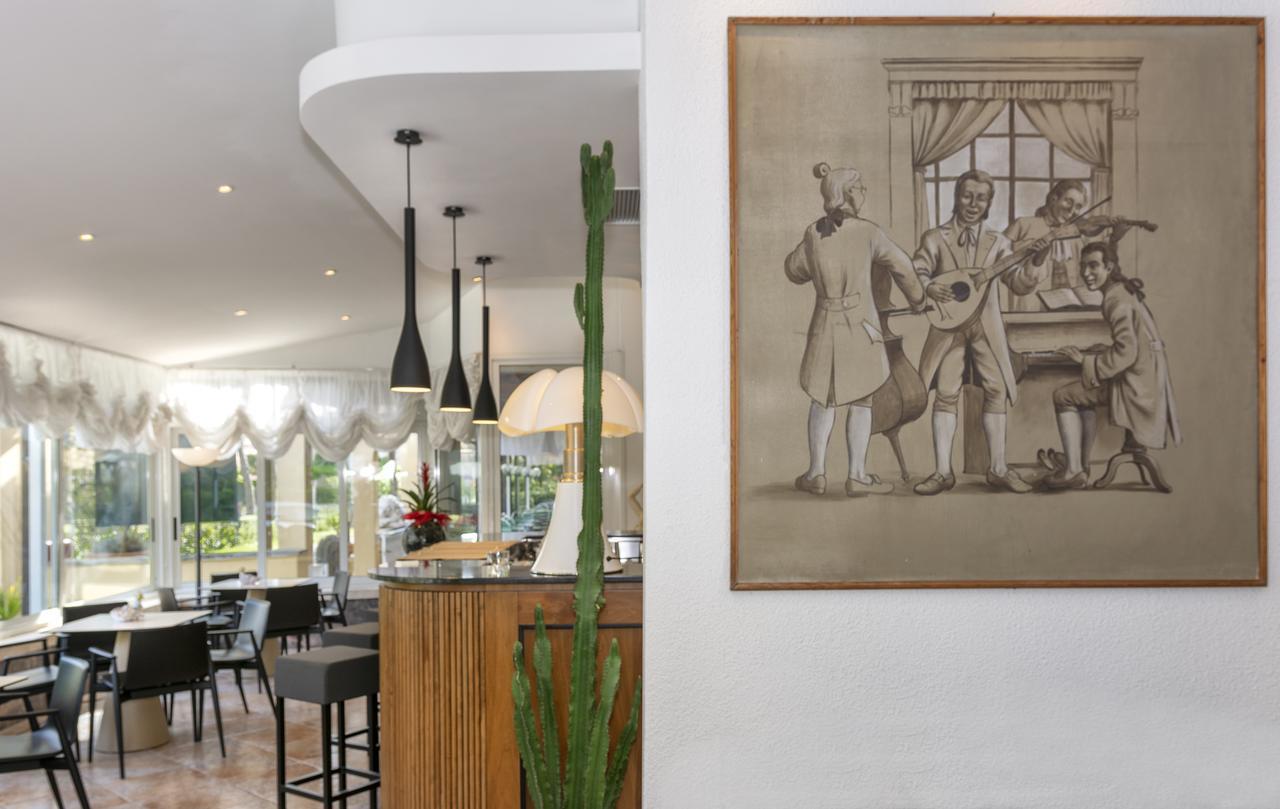 Hotel Verdemare Марина ди Пиетрасанта Екстериор снимка
