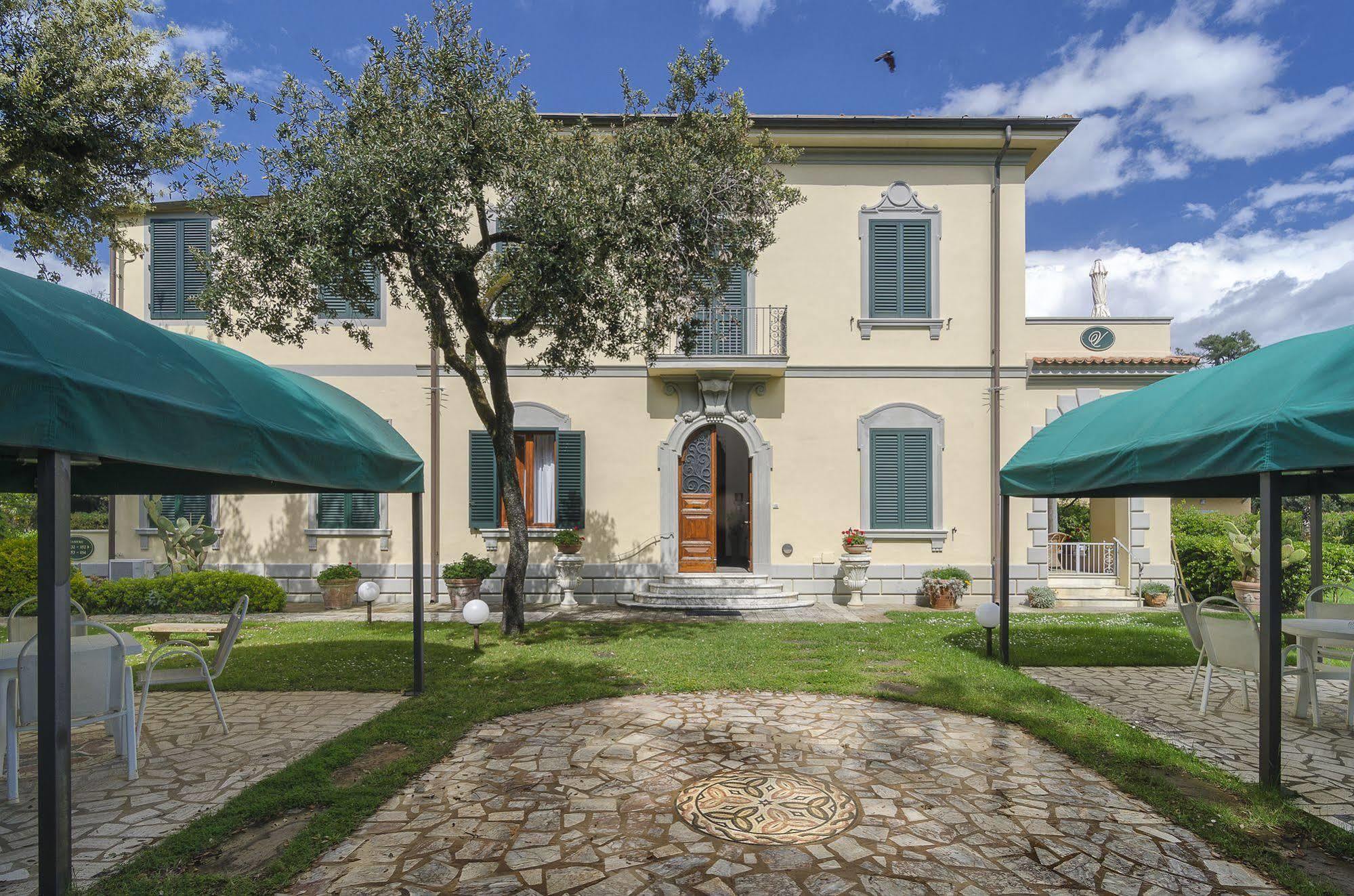 Hotel Verdemare Марина ди Пиетрасанта Екстериор снимка