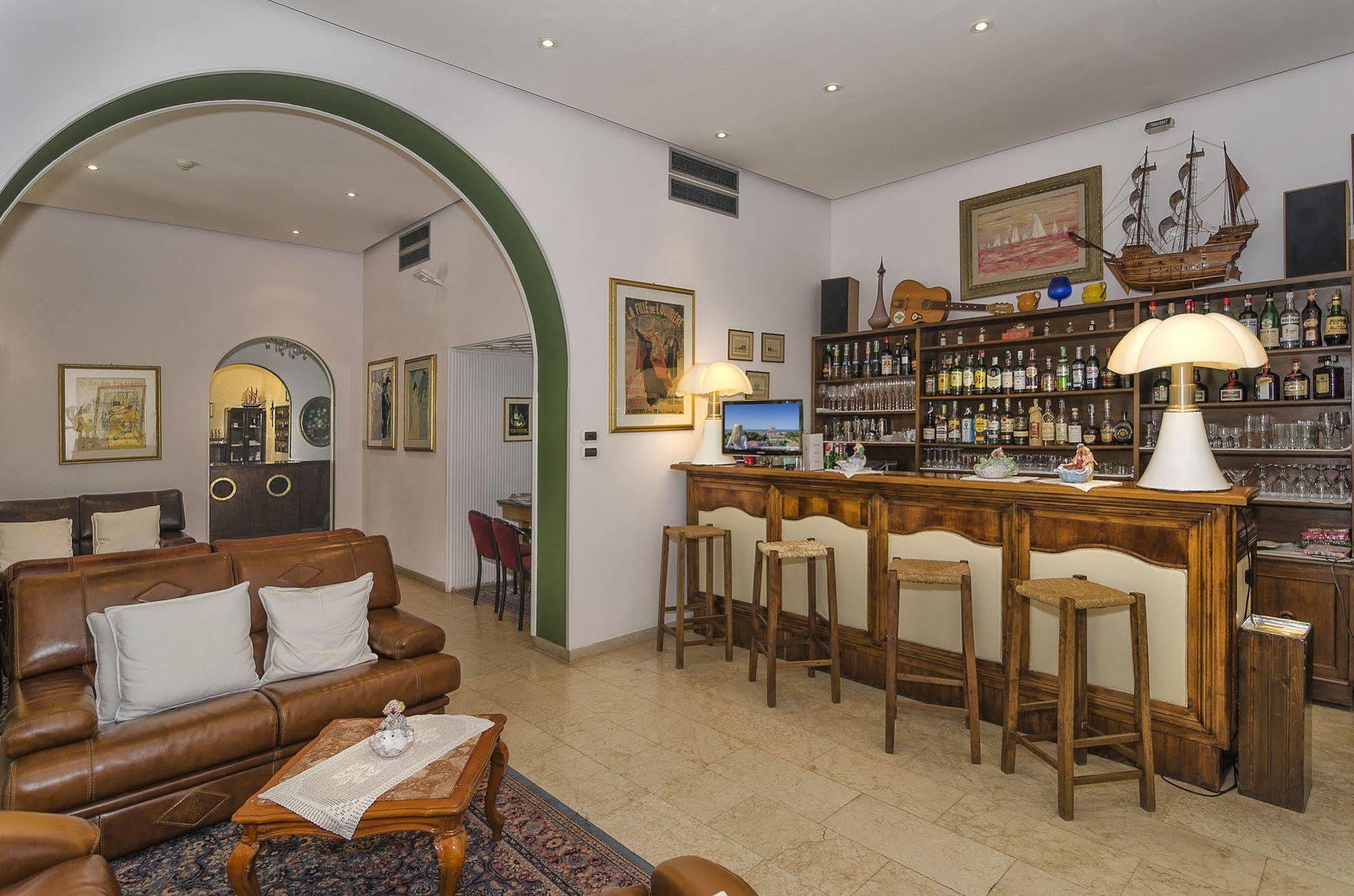 Hotel Verdemare Марина ди Пиетрасанта Екстериор снимка